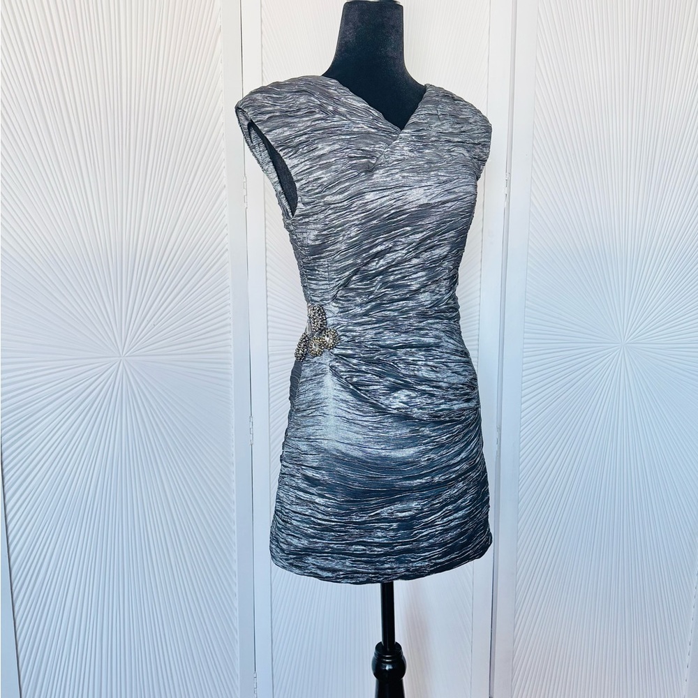CALVIN KLEIN - Shimmering Silver cocktail dress.